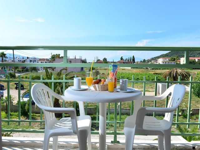Aparthotel Plessas Palace 3*