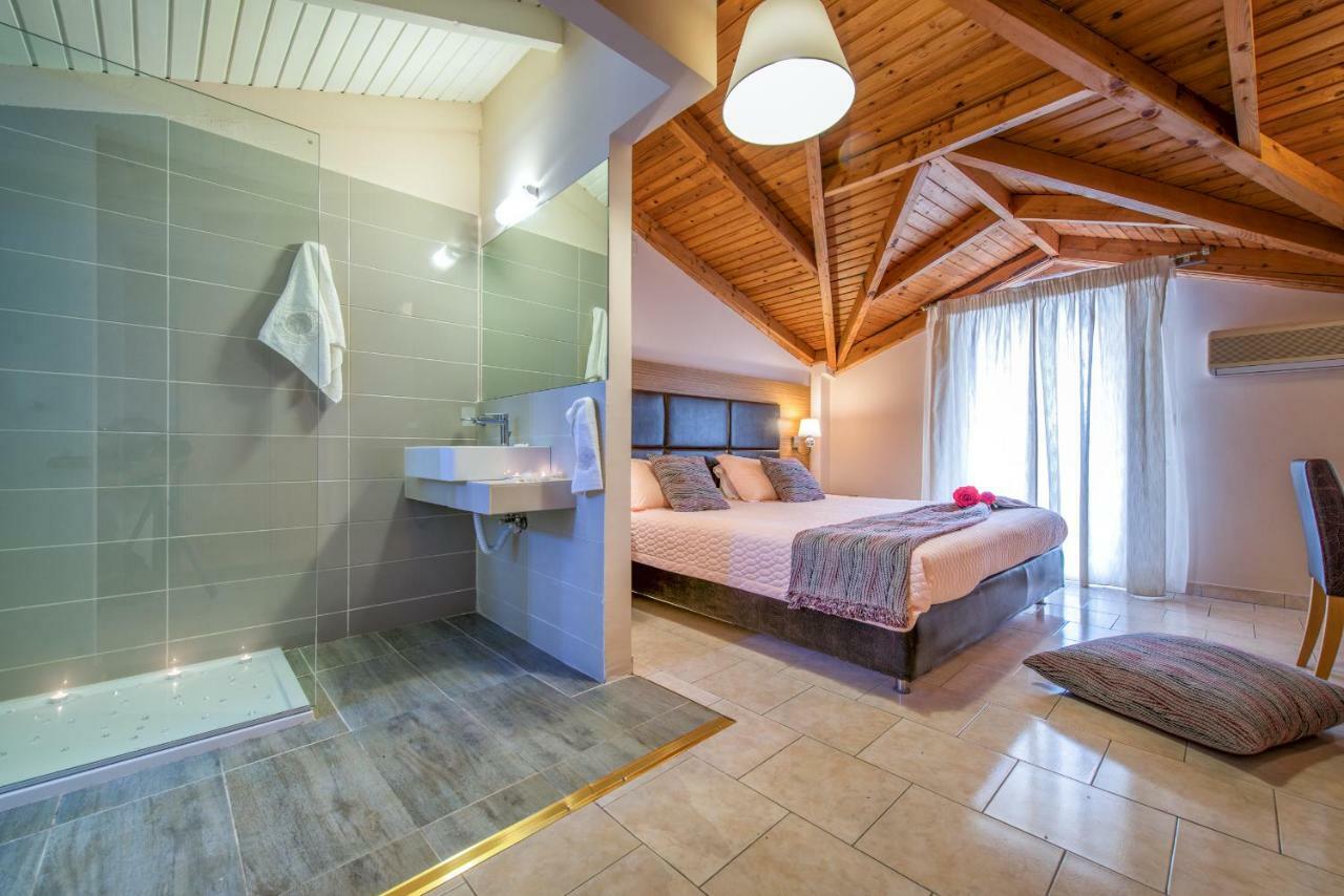 Plessas Palace Aparthotel 3*