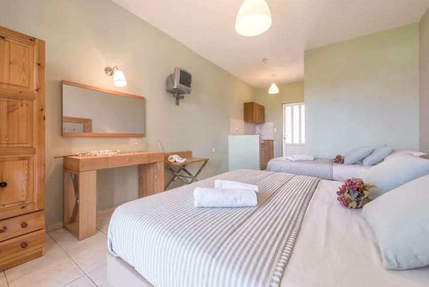 Plessas Palace 3*